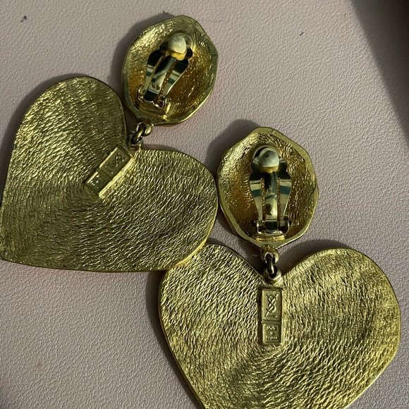 *SOLD* YVES SAINT LAURENT VINTAGE 90s OVERSIZED HAMMERED HEART DANGLING EARRING - Picture 3 of 4